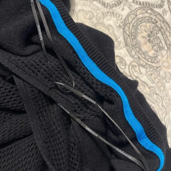 Lululemon Bhakti Life Sweater Women 8
Black Vented Yoga Activewear Knit Slit - Picture 4 of 13